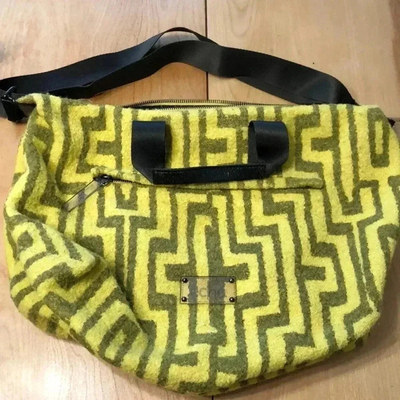 Echo brand felt tote.  Lucite hardware. - Picture 1 of 8